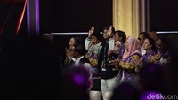 Komisi Pemilihan Umum (KPU) RI menggelar debat kelima atau debat pamungkas Pilpres 2024 malam ini. Alam Ganjar yang merupakan anak Ganjar Pranowo turut hadir di JCC Senayan, Jakarta, Minggu (4/2/2024).