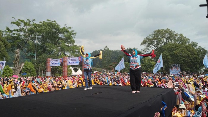 Momen Tari Umbul meriahkan kampanye Prabowo-Gibran di Sumedang.