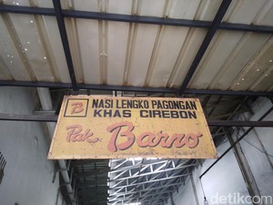 Menikmati Kelezatan Nasi Lengko Pak Barno yang Melegenda