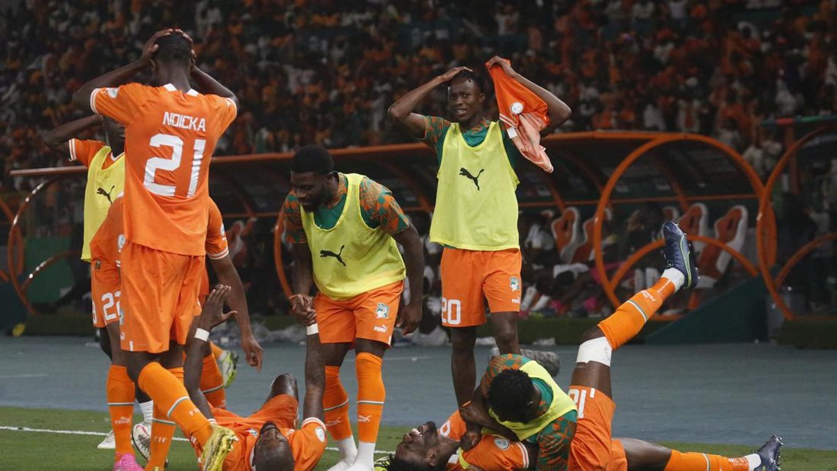Ekspresi pemain Pantai Gading usai menyisihkan Mali di Piala Afrika 2023. Foto: REUTERS/LUC GNAGO