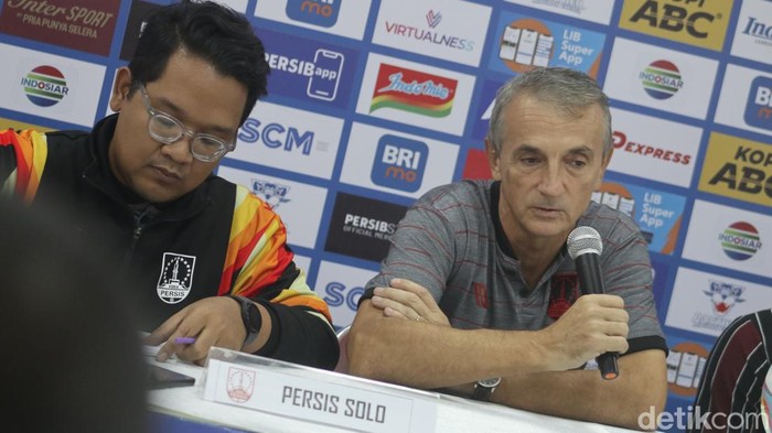 Pelatih Persis Solo Milomir Seslija