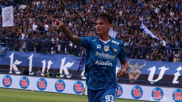 Persib Bandung Vs Persis Solo