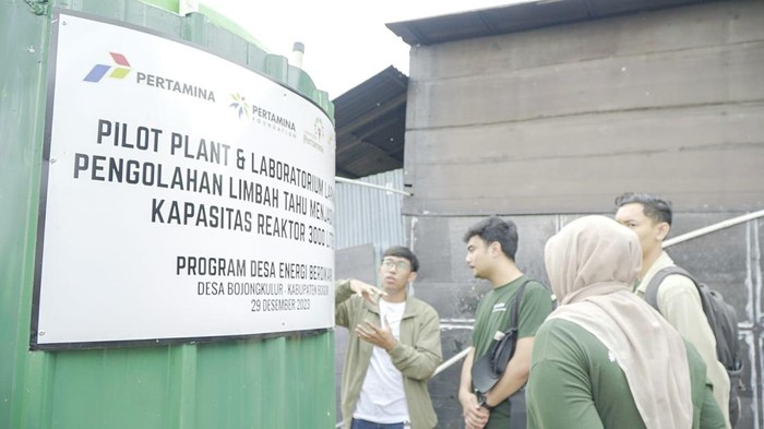 Pertamina melibatkan mahasiwa untuk mengolah limbah pabrik tahu jadi energi di Bogor.