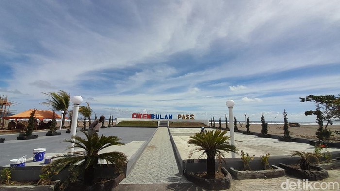 Pesona Pantai Cikembulan Pass yang kini bersolek.