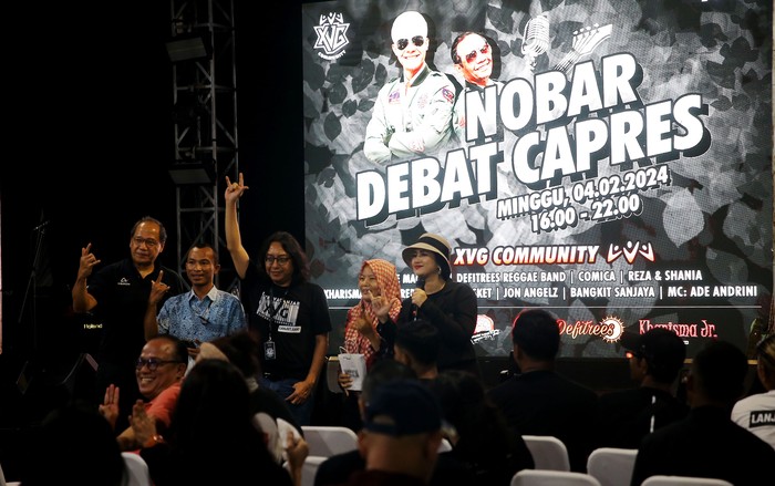 Potret Keseruan Nobar Relawan di Rumah Kita XVG Kelompok relawanΒ pendukung pasanganΒ GanjarΒ Pranowo-MahfudΒ Md kembali menggelar Nobar debat Capres pamungkasΒ di Rumah KITA XVG, Jakarta.