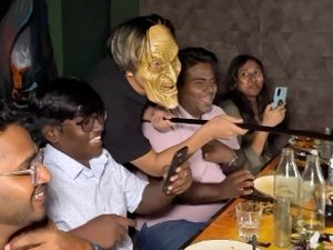 Ngeri! Di Resto Ini Ada Setan dan Iblis Buat Temani Tamu Makan