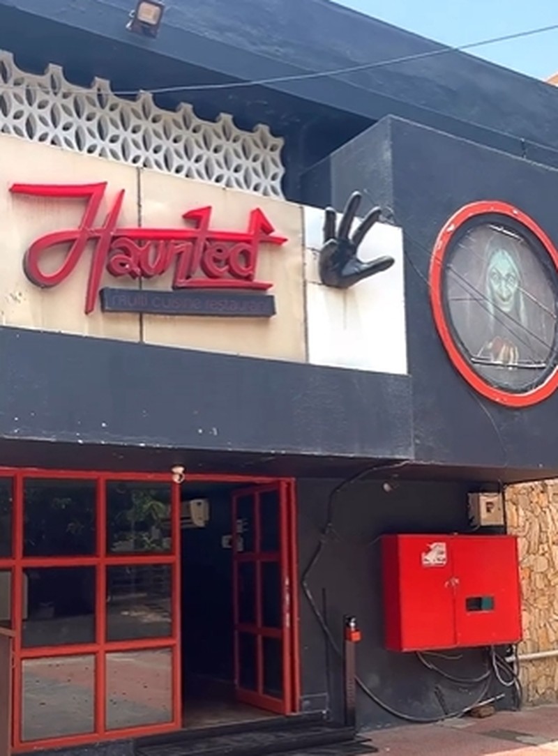 Ngeri! Di Resto Ini Ada Setan dan Iblis Buat Temani Tamu Makan