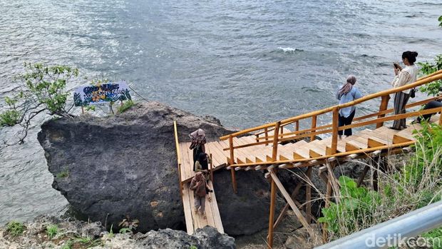 Suasana Pantai Sori Nehe, di Kelurahan Kolo Kecamatan Asakota, Kota Bima, NTB, Sabtu, (3/2/2024). (Dok. Rafiin/detikBali)