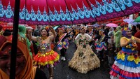 Tradisi yang digelar rutin setiap tahun tersebut sebagai simbol akulturasi masyarakat Jawa dan warga etnis Tionghoa di Solo yang hidup rukun. 