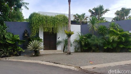 Vila privat yang diduga sempat disewa Rachel Vennya di Pecatu, Kuta Selatan, Badung, Minggu (4/2/2024). (Agus Eka detikBali)