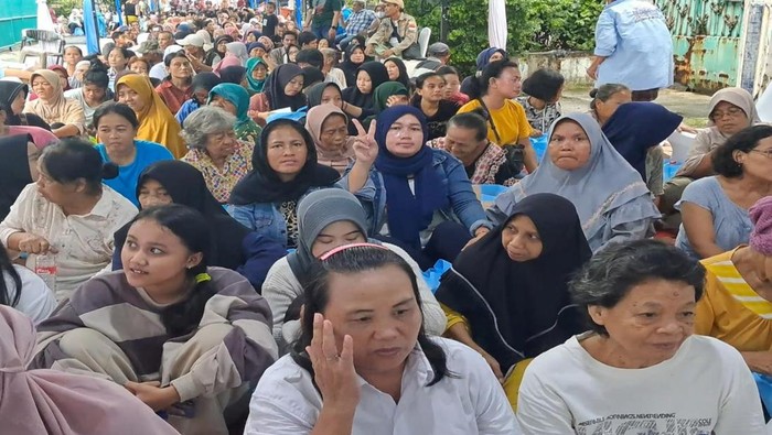 Sekitar 3000 kaum dhuafa menghadiri acara doa bersama yang diselenggarakan oleh relawan Pandawa Lima untuk kemenangan Prabowo-Gibran satu putaran.