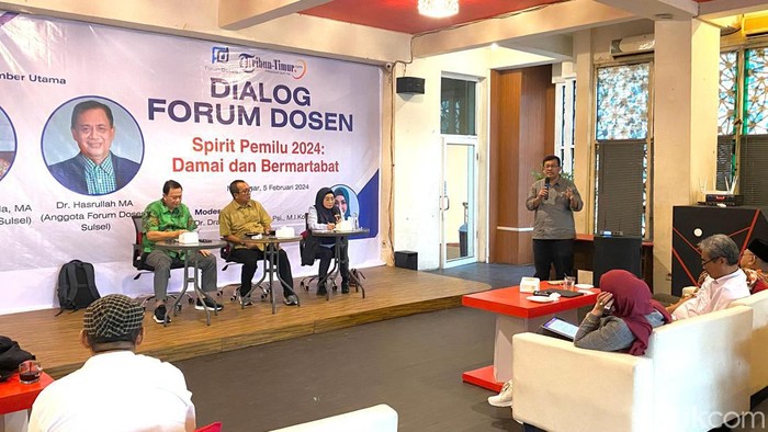 Acara dialog forum dosen, di Makassar, Sulsel.