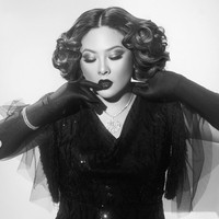 Dengan makeup bernuansa bold hasil tangan MUA Rama Jee, penampilan Audy jadi kian manglingi. “Merinding! Keren banget,” komentar salah seorang netizen. “Berasa artis luar,” tambah netizen lain. Foto: Instagram/@riomotret