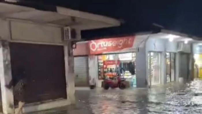 Banjir kepung kawasan Gresik Selatan