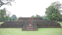 Candi ini menjadi pusat pertumbuhan spiritual agama Buddha sejak Abad ke-7. Adalah guru Buddha ternama, Atisha Dipamkara Srijnana ke Suvarnadvipa (nama kuno Sumatera) mengikuti ajaran Serlingpa, seorang guru terkenal abad ke-10 yang tinggalannya sekarang di Muarajambi. Perjalanannya yang penuh dengan kesulitan ia alami dan lalui, melambangkan komitmen yang tak tergoyahkan terhadap pertumbuhan spiritual dan pencarian ajaran bodhicita. Foto: (Dok Kemendikbud)