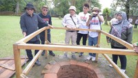 “Muarajambi tidak hanya kaya akan sejarah tetapi juga menjadi bukti nyata terciptanya peradaban, terjadinya proses edukasi, dan inovasi penting di masa lalu. Desain dan tata letak kompleks Muarajambi sangat mirip dengan Nalanda, pusat pembelajaran utama di India, yang menunjukkan bahwa Muarajambi pernah menjadi pusat pembelajaran dan latihan spiritual Buddha yang signifikan, kata Sesditjen Kebudayaan Kemendikbudristek, Fitra Arda. Foto: (Dok Kemendikbud)