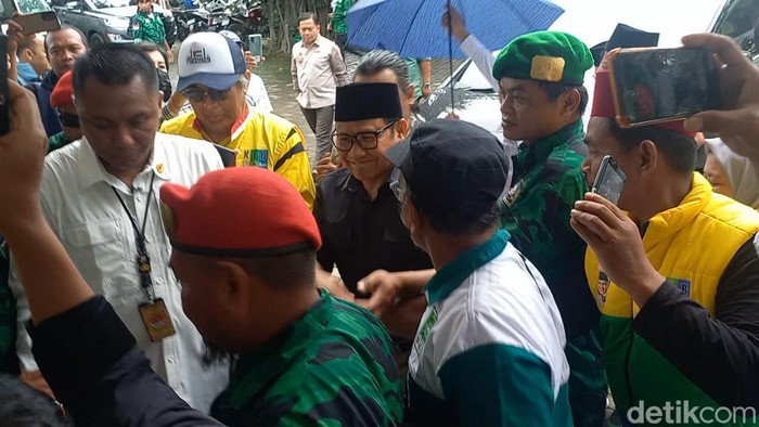 Cawapres nomor urut 01 Muhaimin Iskandar (Cak Imin) di Gedung Graha Sejahtera, Desa Cemani, Kecamatan Grogol, Kabupaten Sukoharjo, Senin (5/2/2024).