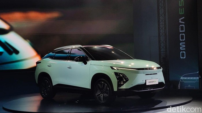 Chery Omoda E5.