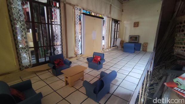 Contoh rumah arwah di Pecinan Semarnag.
