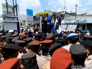 Mahasiswa Geruduk Kantor KPU Kabupaten Tasik, Ada Apa?