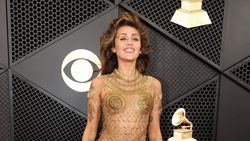 Deretan Selebriti di Red Carpet Grammy Awards 2024 Deretan Selebriti di Red Carpet Grammy Awards 2024