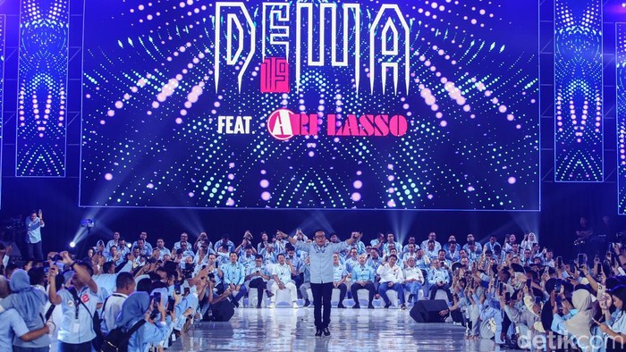 Dewa 19 Feat Ari Lasso Hibur Pengusaha dan Pekerja Pendukung Prabowo-Gibran Konsolidasi Nasional 20.000 Pengusaha dan Pekerja untuk Prabowo Gibran digelar di Indonesia Arena GBK, Jakarta.