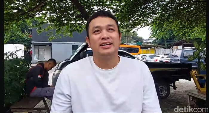 gilang dirga Gilang Dirga saat ditemui di salah satu kawasan Jakarta.