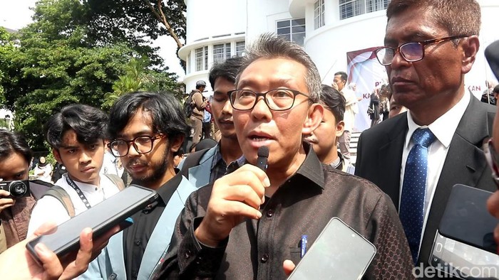 Guru Besar UPI, Prof Cecep Darmawan.