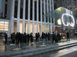 Headset Apple Vision Pro Mulai Dijual di Toko, Harganya Rp 55 Juta