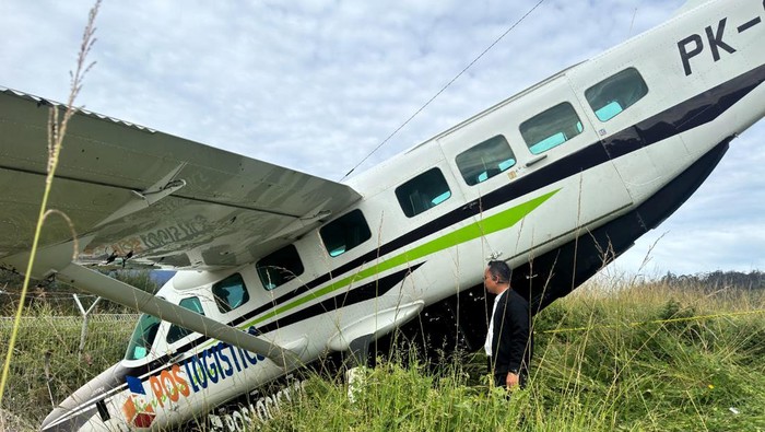 Kecelakaan Pesawat Smart Air di Bandara Aminggaru, Puncak, Papua Tengah. Dokumen Istimewa
