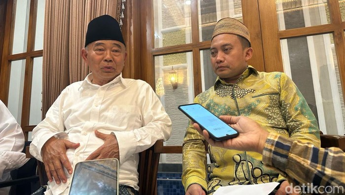 Ketua Umum Persatuan Guru Nahdlatul Ulama (PERGUNU) KH Asep Saifuddin Chalim