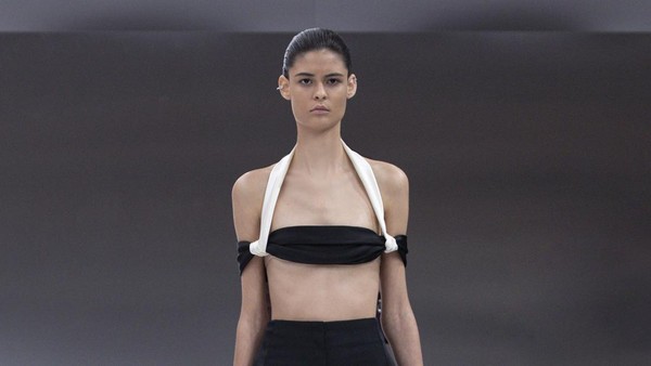 10 Koleksi Fendi Couture 2024, Busana Terinspirasi Futurisme Karl Lagerfeld