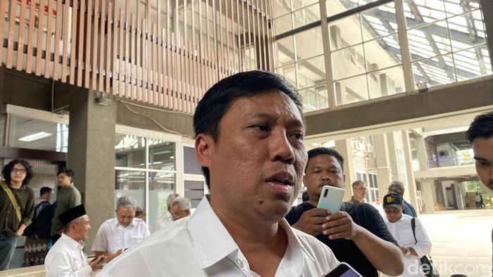 Koordinator Keluarga Besar ITS Peduli Negeri, Prof Dr Harus Laksana Guntur