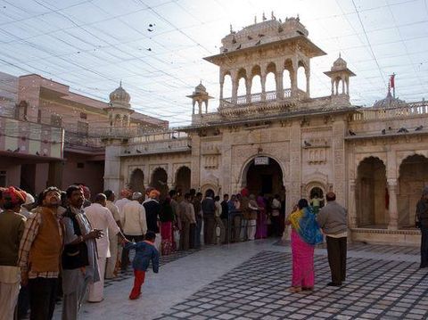 Kuil Karni Mata/via Atlas Obscura