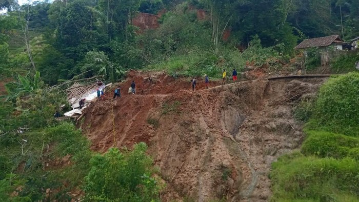 Longsor di Garut.