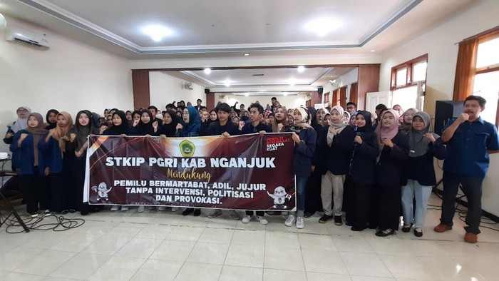 Mahassiwa dan dosen di Nganjuk serukan tolak kampanye hitam jelang Pemilu 2024