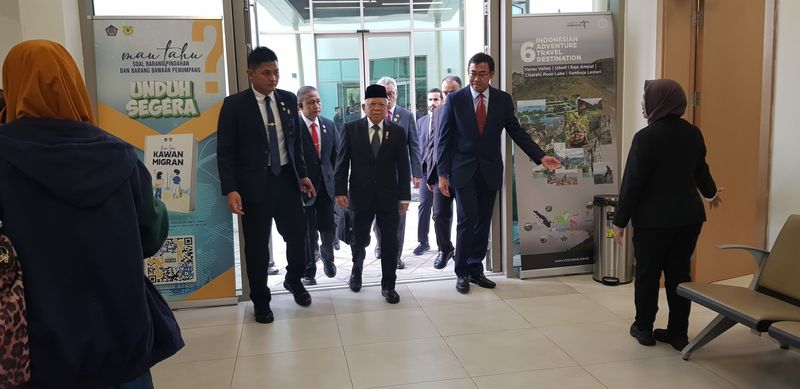 Ma'ruf Amin cek layanan di KBRI Abu Dhabi (Indra/detikcom)