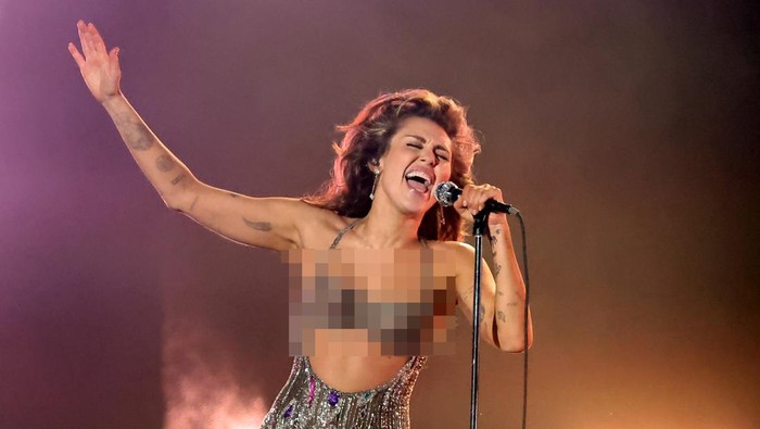 LOS ANGELES, CALIFORNIA - FEBRUARY 04: (FOR EDITORIAL USE ONLY) Miley Cyrus performs onstage during the 66th GRAMMY Awards at Crypto.com Arena on February 04, 2024 in Los Angeles, California. (Photo by Amy Sussman/Getty Images)