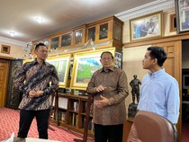Momen Gibran Disambut AHY dan Salim Tangan SBY saat Kunjungi Cikeas