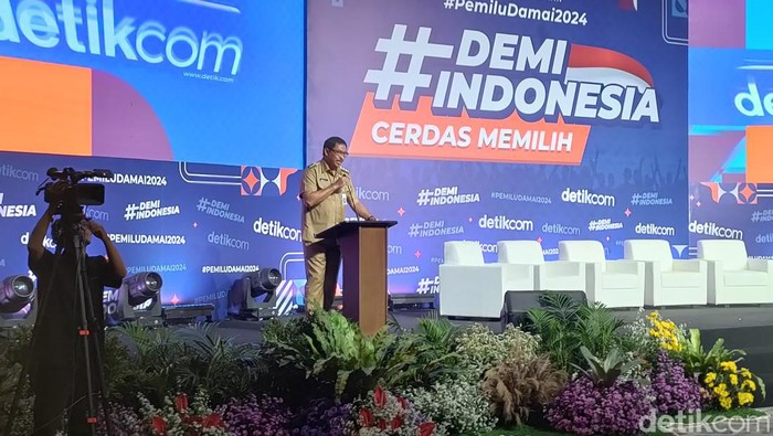 Pj Gubernur Jateng Nana Sudjana membuka acara #DemiIndonesia Cerdas Memilih di Semarang, Senin (5/2/2024).