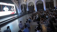 Para influencer dan konten kreator yang tergabung dalam Kreator Indonesia Maju menggelar acara nonton bareng (nobar) debat terakhir calon presiden yang diselenggarakan Komisi Pemilihan Umum (KPU) di Bengkel Space, Jakarta, Minggu (4/2/2024) malam.