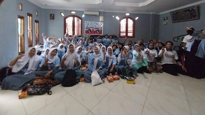 Relawan Kawan Gibran Gelar Makan Siang Gratis di Jakarta Timur (dok.ist)