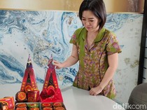 Veronica Banjir Pesanan Kue Keranjang Jelang Imlek 2024