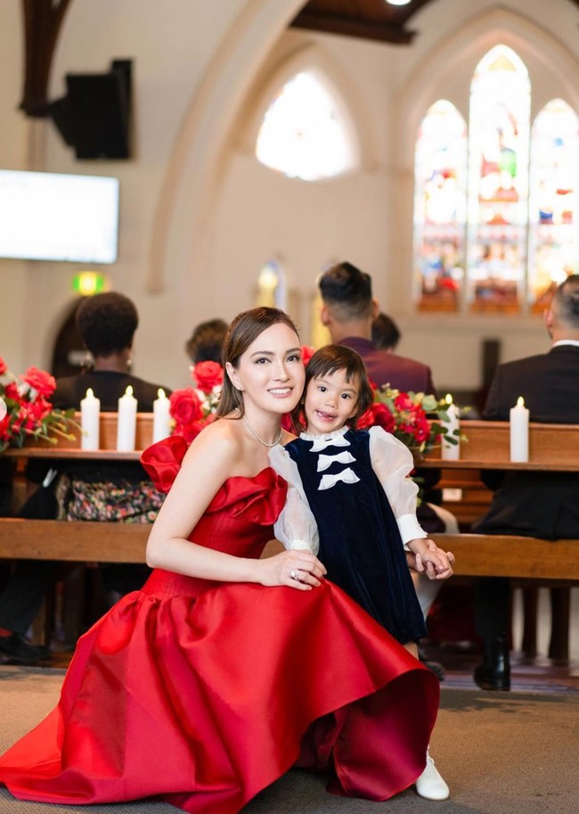 Lahir pada 12 Februari 2020, sebentar lagi sang anak, Claire, akan genap berusia 4 tahun. Tingkahnya pun semakin terlihat menggemaskan. Foto: Instagram/@shandyaulia