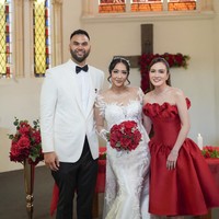 Shandy Aulia baru-baru ini membagikan potret dirinya menjadi bridesmaid di pernikahan sahabatnya. Dalam unggahannya Shandy menyebut jika persahabatannya tersebut sudah terjalin selama 18 tahun. Foto: Instagram/@shandyaulia