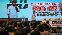 Gibran mengingatkan para relawan untuk tidak terlena dengan hasil survei di atas 50 persen. Gibran mengatakan kepada relawan tersebut untuk selalu mengawal proses jalannya Pemilu hingga selesai.  
