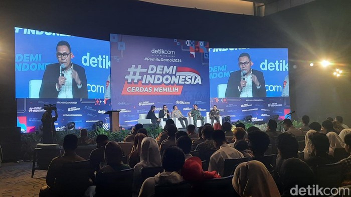 Talk show #DemiIndonesia Cerdas Memilih di Semarang, Senin (5/2/2024).