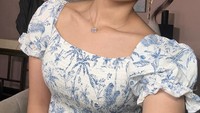 Konon ia disoroti netizen karena secara terang-terangan mengungkap pilihan politiknya. Ibu dari dua anak ini tak hanya jago merias wajah tetapi hobi mengulas makanan, lho! Foto: Instagram/tasyafarasya