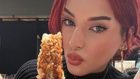 Tasya Farasya ternyata juga hobi mencicipi berbagai makanan enak hingga ke luar negeri. Restoran di Jepang ini disambanginya demi mencoba tempura yang enak dan otentik. Foto: Instagram/tasyafarasya