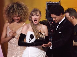 Menang Album of the Year, Taylor Swift Traktir Staf Tas Mewah Hingga Rp 2,5 M